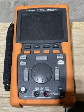 U1604B AGILENT Handheld Digital Oscilloscope