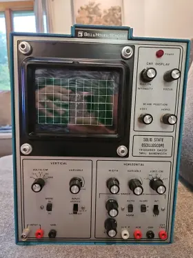 10D-203-1 BELL HOWELL School Solid Oscilloscope
