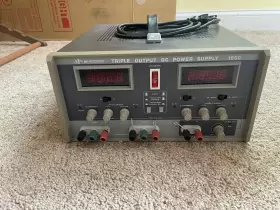 1660 BK PRECISION Triple Power Supply