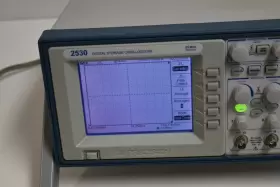 2530 BK PRECISION Digital Storage Oscilloscope #2