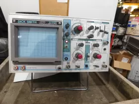 Q-1240 DICK SMITH Oscilloscope Display