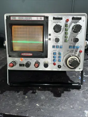 14029 DUMONT Oscilloscope Powers Up Cables