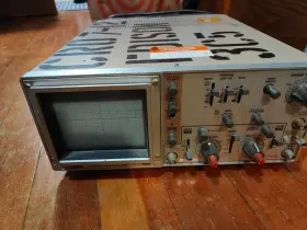 1524 DYNASCAN Oscilloscope