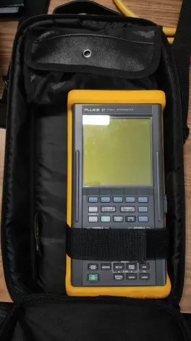 9444-000-97958-132 FLUKE Scopemeter Dual Trace Oscilloscope