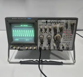 V-1100 HITACHI Channel Oscilloscope Benchtop