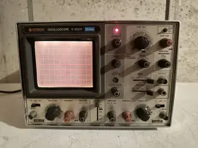V-352F HITACHI Analog Oscilloscope