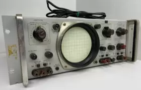 130C HP Hewlett Packard Oscilloscope Rack Mount Powers Up