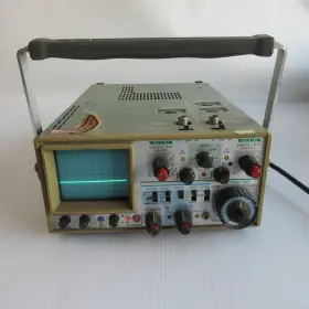 Iwatsu Ss-3510 Electric Oscilloscope Powers On Untested