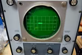 KG-630 KNIGHT Oscilloscope Lights Up #3