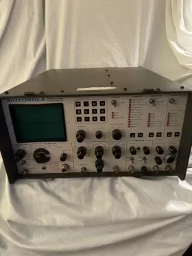 R-2001C MOTOROLA Precision Communications Analyzer
