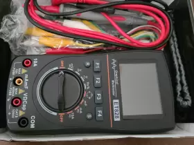 ET828 PROSTER Multimeter Oscilloscope Waveform #3
