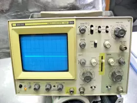 MODEL-530 SOLTEC Osciliscope Powers Right Up