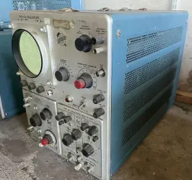 003372 TEKTRONIX Oscilloscope