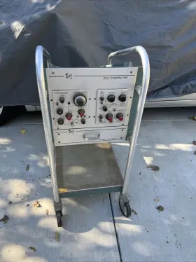 004680 TEKTRONIX Scope Mobile Panel Rolling