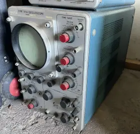 010478 TEKTRONIX Oscilloscope