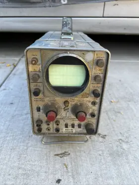 03022 TEKTRONIX Oscilloscope