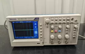 1001C-EDU TEKTRONIX Tds Channel Digital Storage Oscilloscope