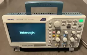1032B TEKTRONIX Digital Oscilloscope Tbs