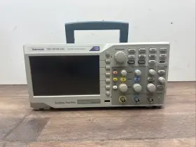 1072B-EDU TEKTRONIX Tbs Channel Digital Storage Oscilloscope