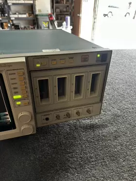 11801C TEKTRONIX Digital Sampling Oscilloscope Passes #3