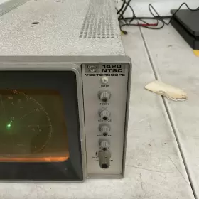 1420-VNTSC TEKTRONIX Ntsc Vectorscope Tv Signal Monitor #3