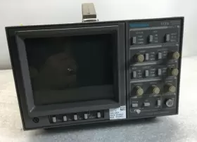 1735-HD TEKTRONIX Format High Definition Waveform Monitor