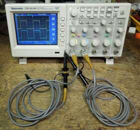 2014B TEKTRONIX Tds Channel Digital Storage Oscilloscope