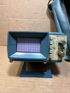 213-DMM TEKTRONIX Oscilloscope