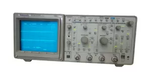 2216 TEKTRONIX Channel Digitizing Oscilloscope