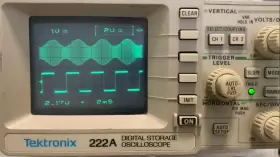 222A TEKTRONIX Digital Storage Handheld Oscilloscope