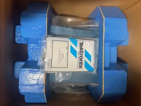 24658 TEKTRONIX Oscilloscope Mz Box #3