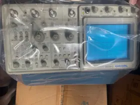 24658 TEKTRONIX Oscilloscope Mz Box