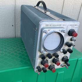 310A TEKTRONIX Oscilloscope