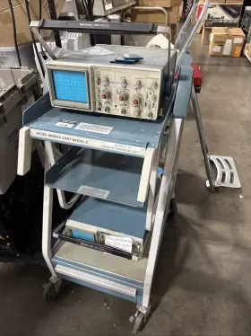 346-0136-01 TEKTRONIX Scope Mobile
