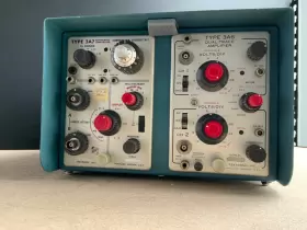 SR34 TEKTRONIX Differential Comparator Dual Trace Amplifier #2