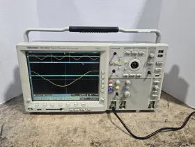 4032 TEKTRONIX Dpo Digital Phosphor Oscilloscope