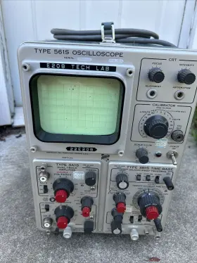 561S TEKTRONIX Oscilloscope Base