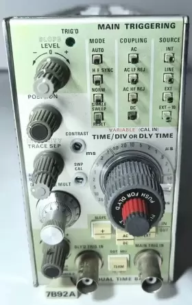 7B92A TEKTRONIX Dual Base Triggering Oscilloscopes