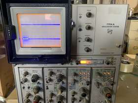 A7704 TEKTRONIX Oscilloscope Powers Modules