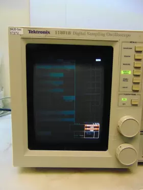 B010205 TEKTRONIX Digital Sampling Oscilloscope Touch Screen #3