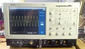 CSA7404 TEKTRONIX Digital Oscilloscope #2