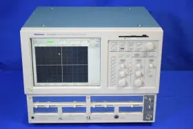 CSA8200 TEKTRONIX Gt Communications Signal Analyzer