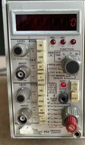 DC-503 TEKTRONIX Counter Front Panel Chipped Powers Up #2