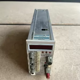 DC-503 TEKTRONIX Counter Front Panel Chipped Powers Up