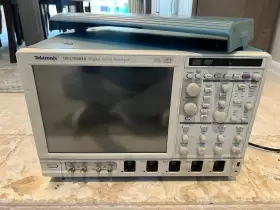 DSA70804B TEKTRONIX Channel Gs Oscilloscope Analyzer