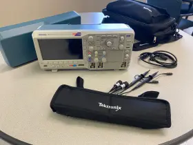 MSO2012 TEKTRONIX Oscilloscope Probes