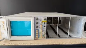 R7903 TEKTRONIX Oscilloscope Slot Mainframe Rack Mount
