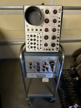 T-535A TEKTRONIX Tectronix Oscilloscope Scope Mobil