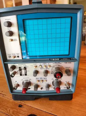 T935 TEKTRONIX Oscilloscope #3