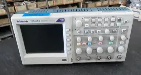 TBS-1064 TEKTRONIX Digital Oscilloscope Display